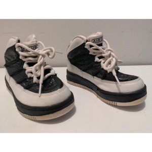 Nike Air Club Boys Sneakers White Black Size 11 Shoes Basketball